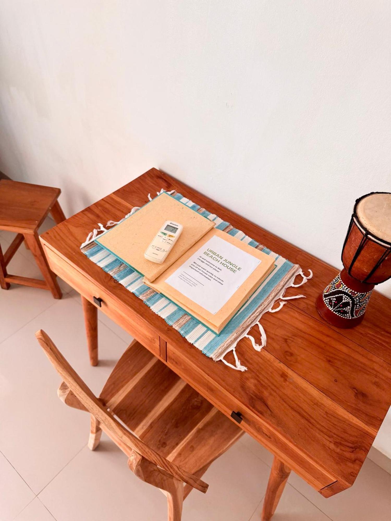 Urban Jungle Beach House Canggu  Luaran gambar
