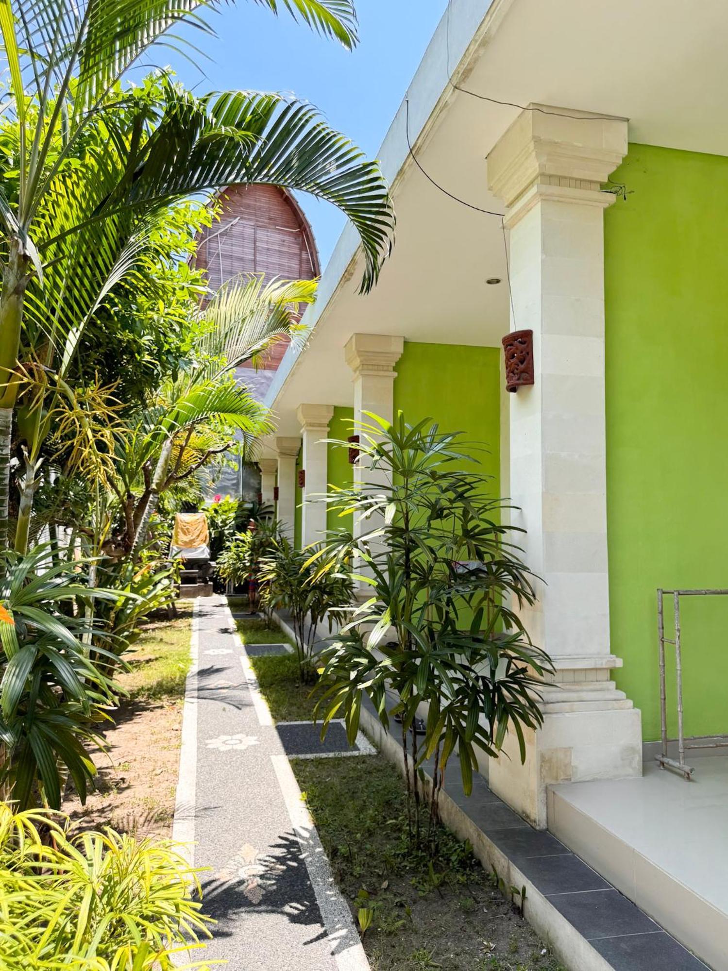 Urban Jungle Beach House Canggu  Luaran gambar