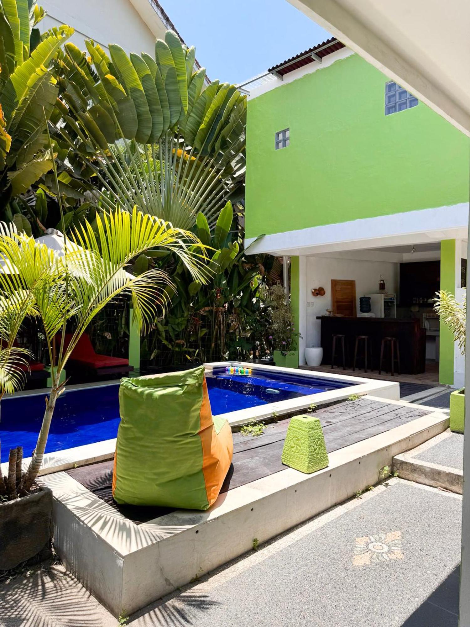 Urban Jungle Beach House Canggu  Luaran gambar