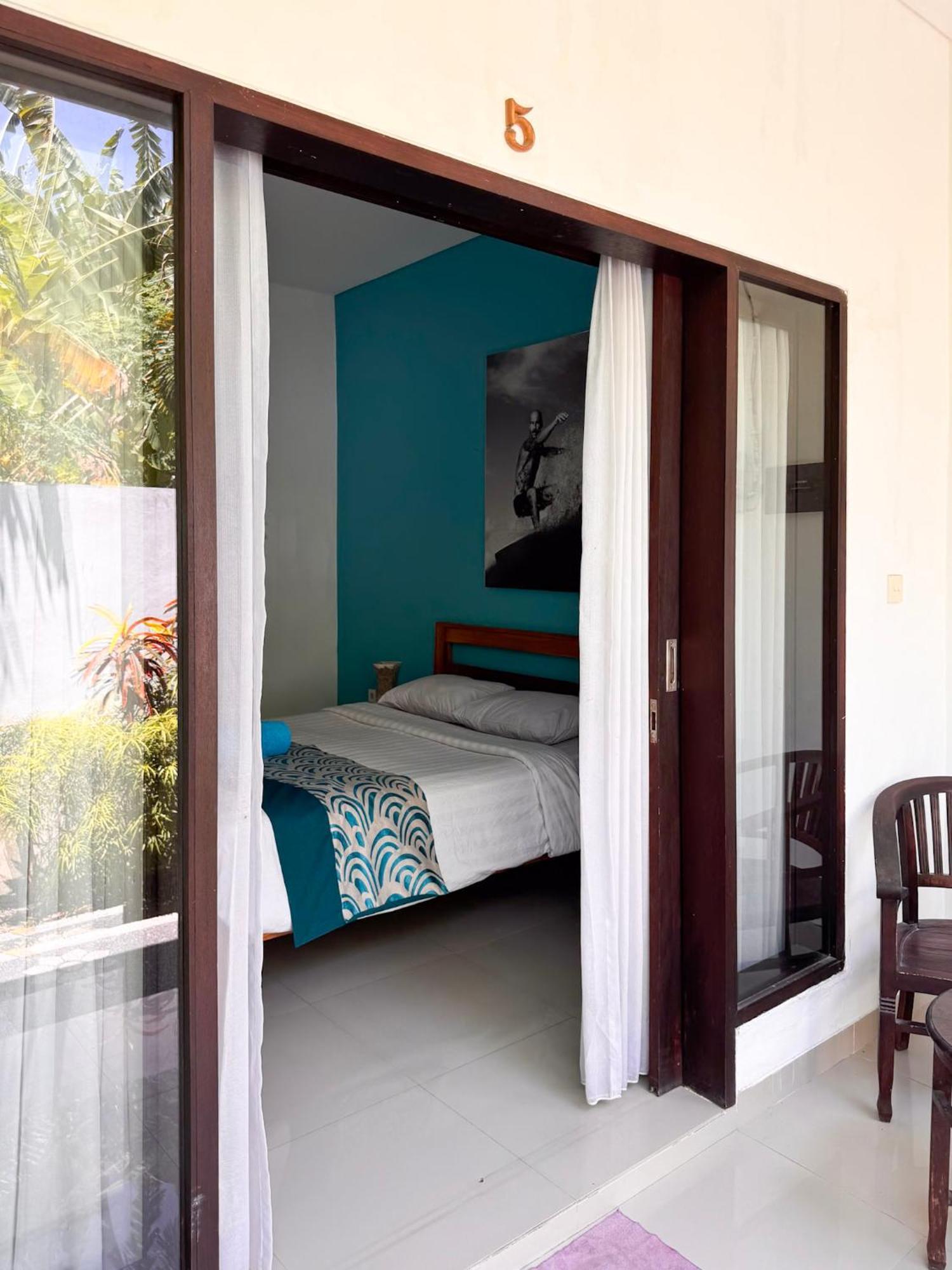 Urban Jungle Beach House Canggu  Luaran gambar