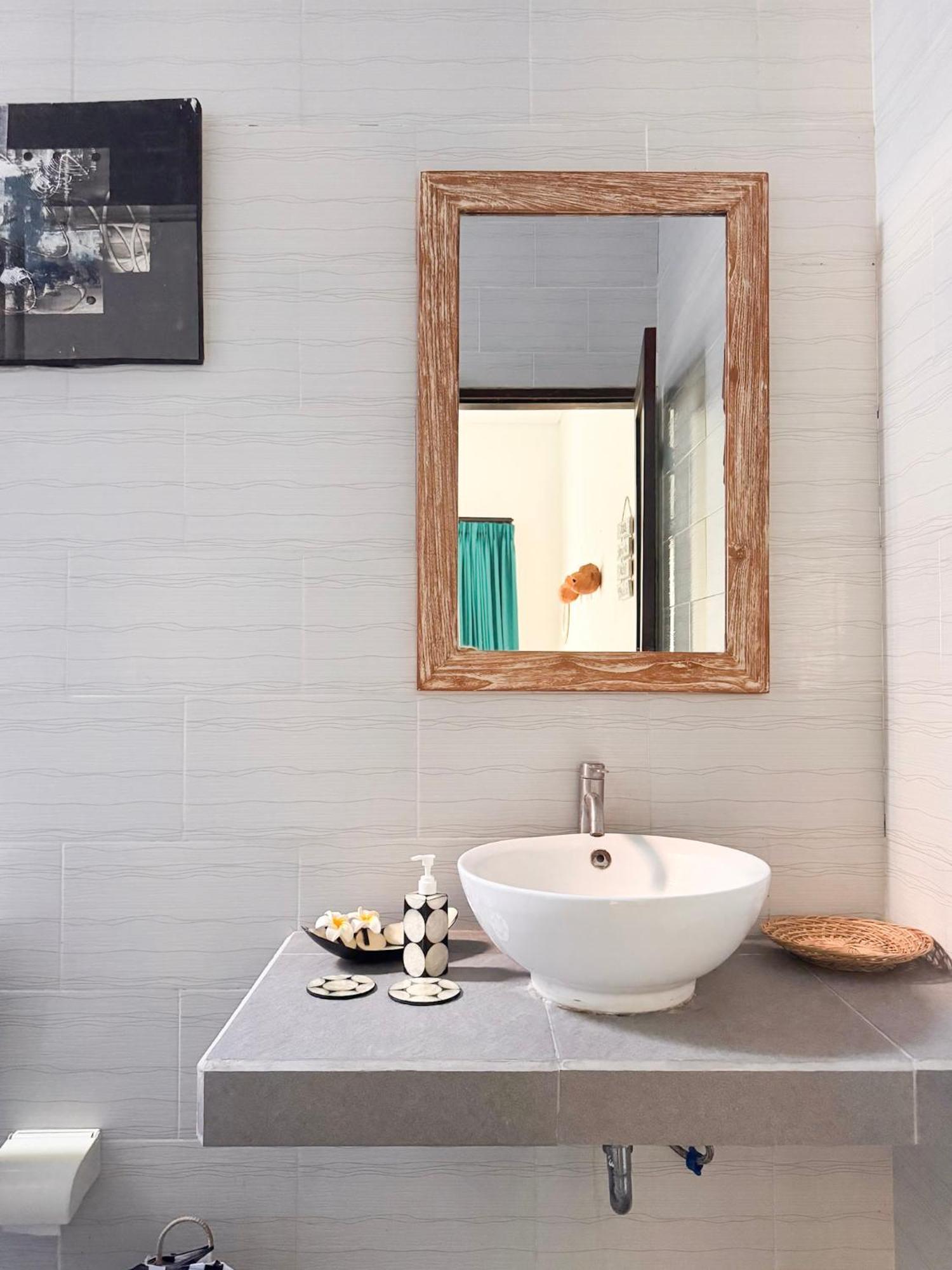 Urban Jungle Beach House Canggu  Luaran gambar